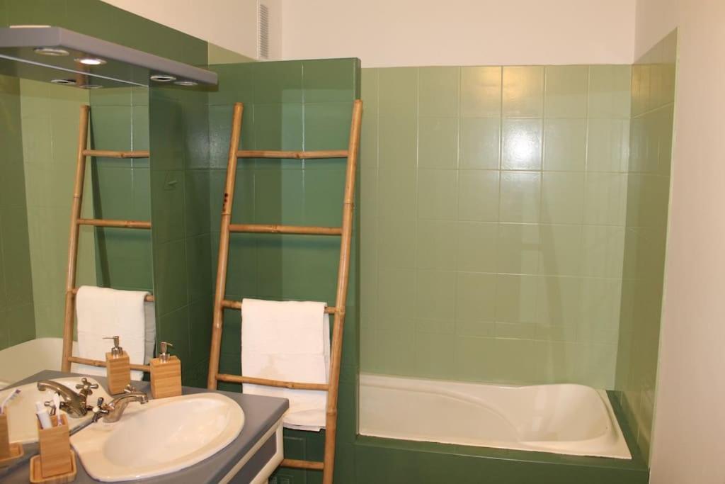 Appartement A 2 Pas Du Mont St-Michel ปงตอร์ซง ภายนอก รูปภาพ